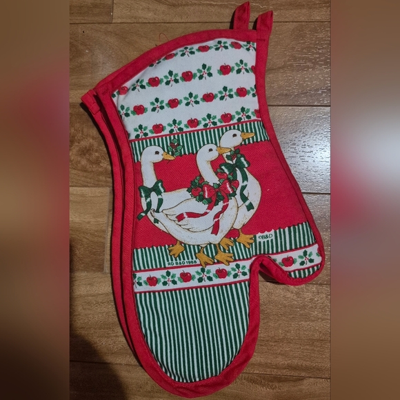 Other - 🎅Vintage Christmas Geese Oven Mits